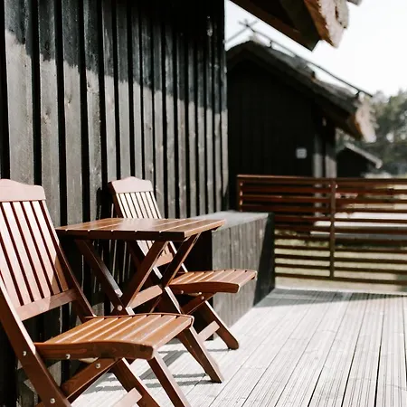 Peterzens Boathouse * Laupunen