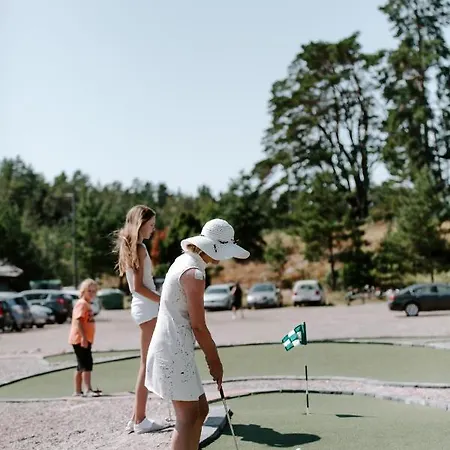 Peterzens Boathouse *