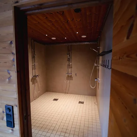 Peterzens Boathouse Laupunen