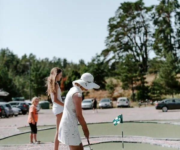 彼得泽思船屋 *