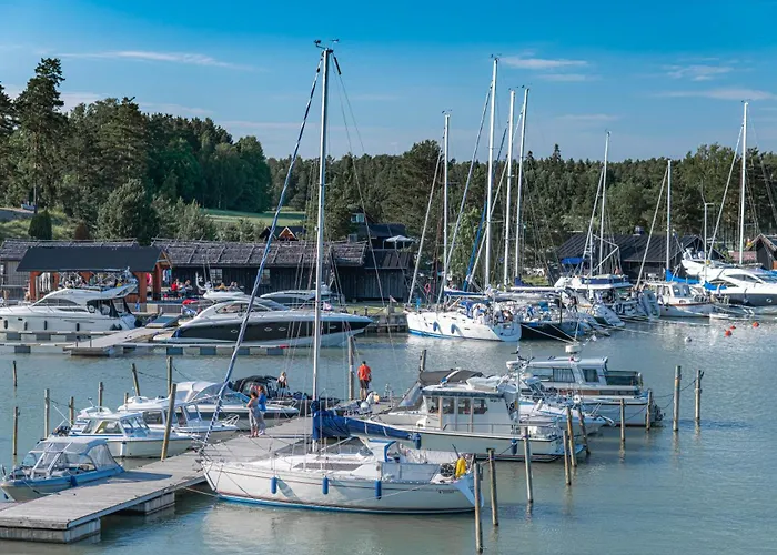 彼得泽思船屋 度假居 *