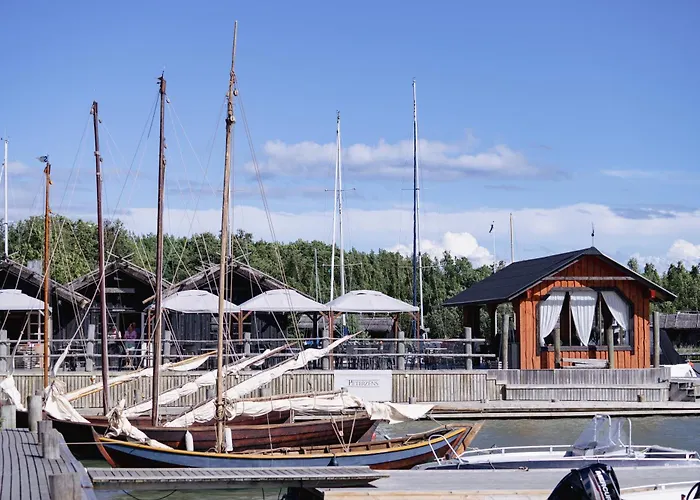 度假居 彼得泽思船屋 Laupunen