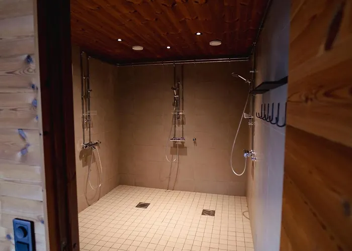 彼得泽思船屋 Laupunen