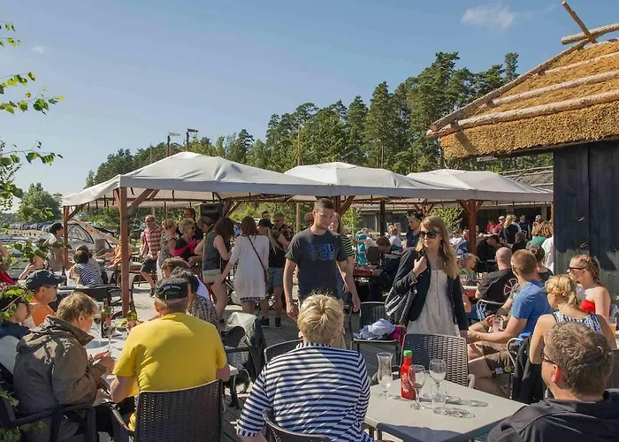 彼得泽思船屋 Laupunen